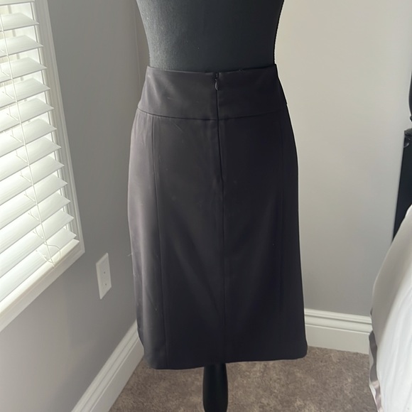 Kensie Black portfolio Skirt. Size 10 - Picture 3 of 3